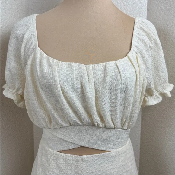 Very J Light Yellow Textured Romper Size Large NWOT - Picture 6 of 8